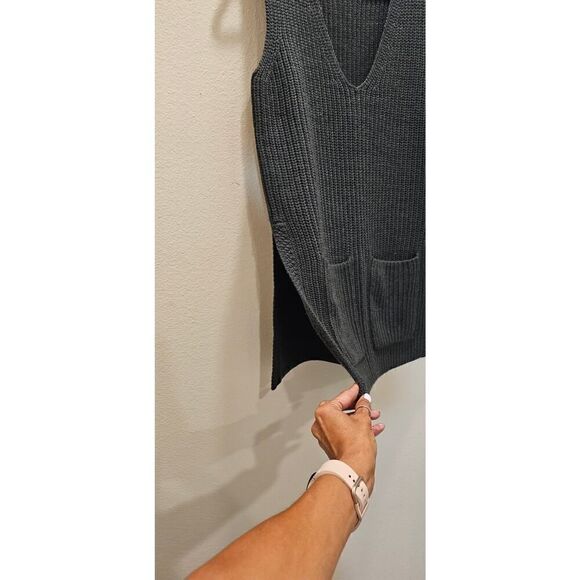 Wilfred V-Neck Green Knit Crochet Vest Size Small - Picture 3 of 6